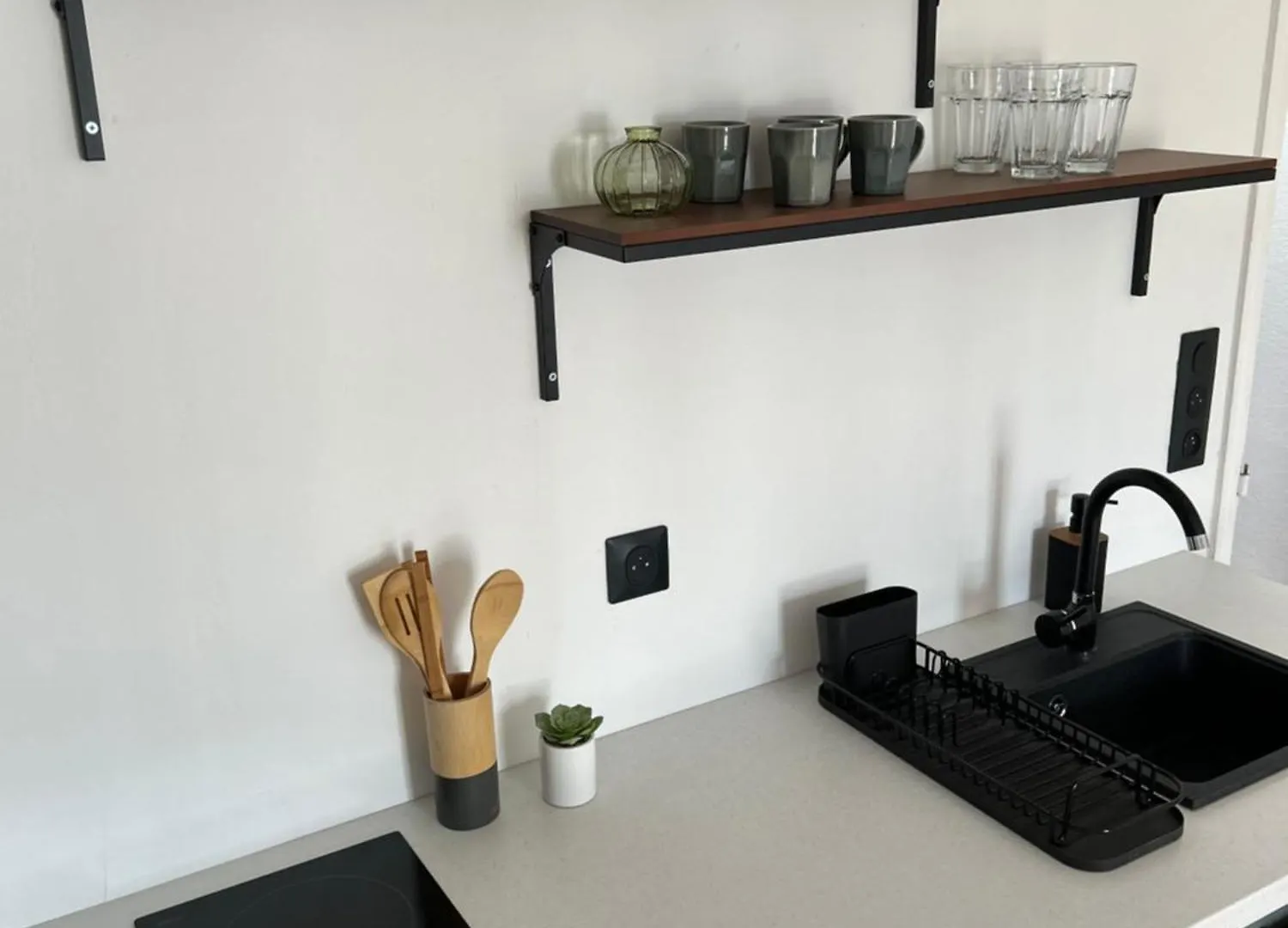 Renovated Flat Near Tour Eiffel Appartement Parijs 0*,