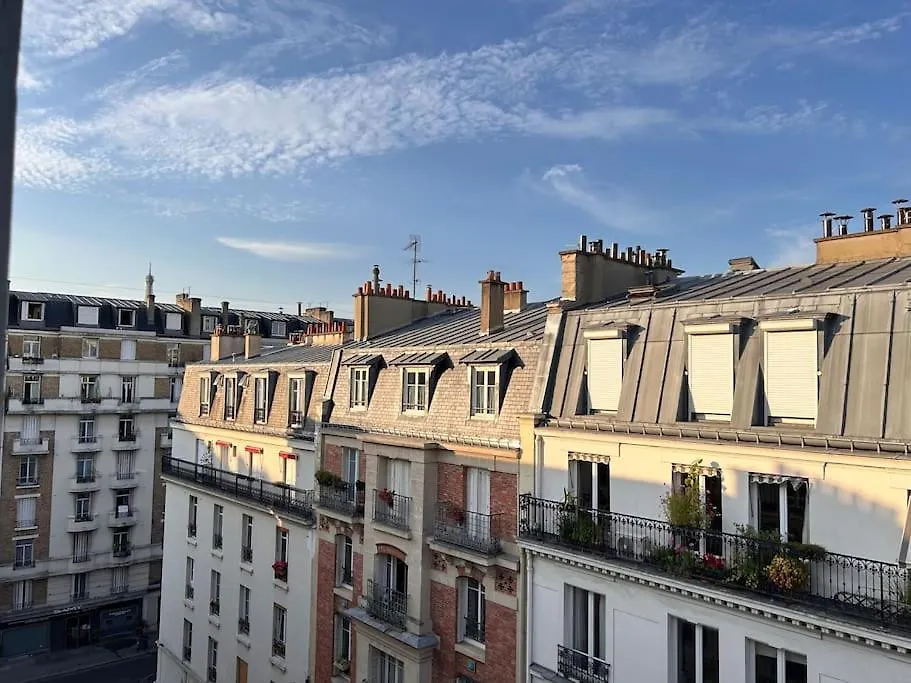 Renovated Flat Near Tour Eiffel Appartement Parijs