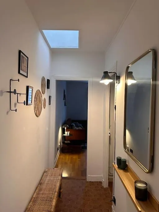 Renovated Flat Near Tour Eiffel Appartement Parijs